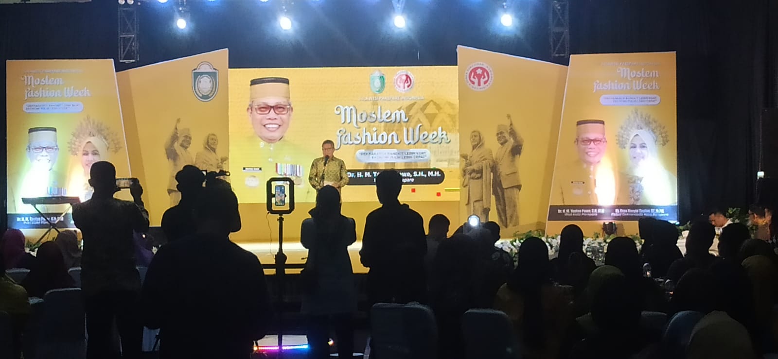 Kolaborasi Pemkot Parepare dan Dekranasda Gelar Pameran UMKM/IKM dan Moslem Fashion Week, Taufan Pawe: Inilah Kota Industri Tanpa Cerobong Asap